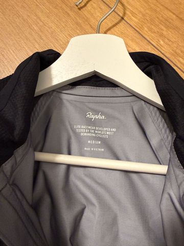 Used Rapha Medium Pro Team Lightweight Jacket Race GoreTex 2025 bike — image 5 of 6