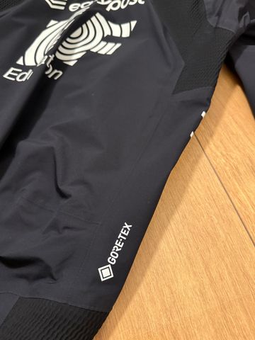 Used Rapha Medium Pro Team Lightweight Jacket Race GoreTex 2025 bike — image 4 of 6