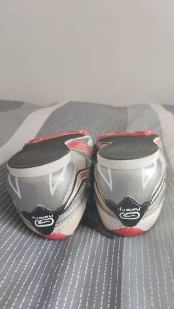 Used Decathlon Zapatillas atletismo clavos Talla 35 bike — image 6 of 6