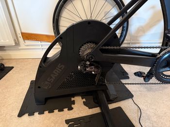 Used saris H3 smart bike — image 1 of 2