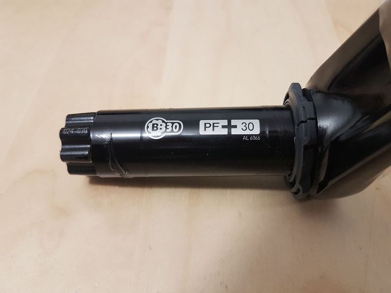 Used Sram Rival 22 PF30 / BB30 bike — image 5 of 12