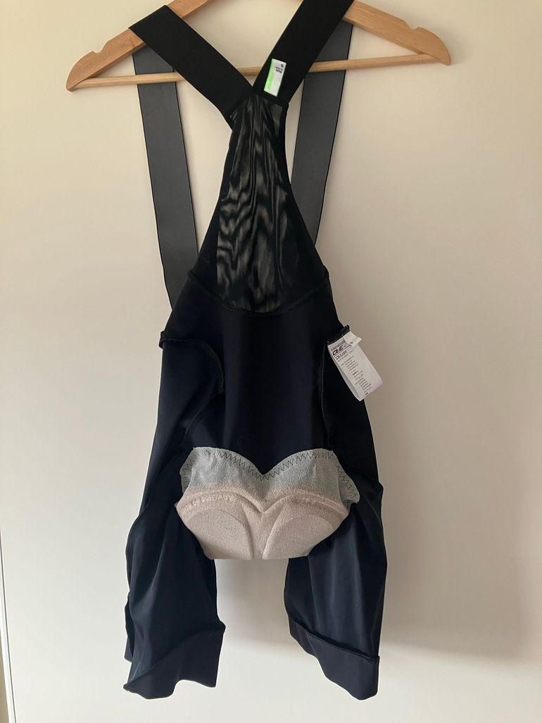 Used Q36.5 Gregarius Pantaloncino Uomo bike — image 3 of 3