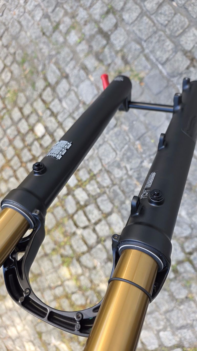 Used Fox 36 GRIP X Factory 2026 bike — image 9 of 9