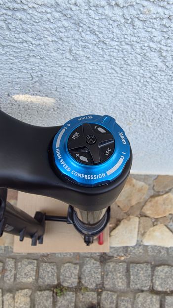 Used Fox 36 GRIP X Factory 2026 bike — image 2 of 9