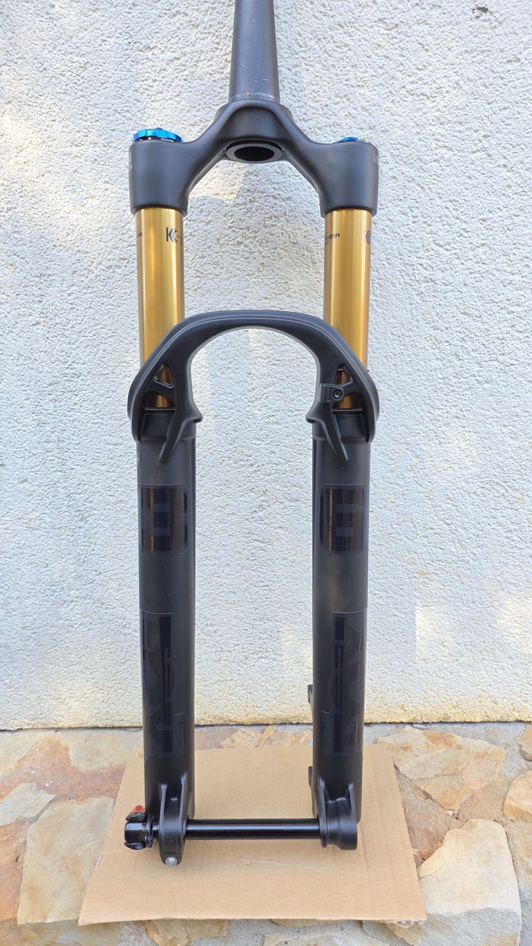 Used Fox 36 GRIP X Factory 2026 bike — image 1 of 9