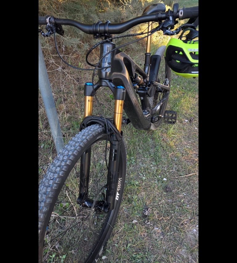 Used Fox 36 GRIP X Factory 2026 bike — image 14 of 14