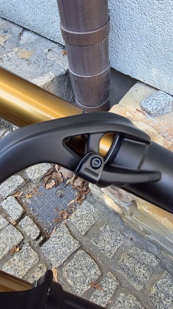 Used Fox 36 GRIP X Factory 2026 bike — image 4 of 9