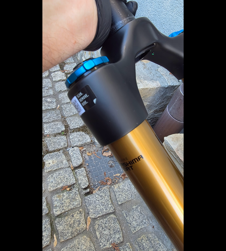 Used Fox 36 GRIP X Factory 2026 bike — image 7 of 9
