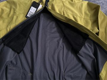 Used Rivelo Mens Thornecomb II Softshell Jacket bike — image 6 of 8