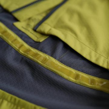 Used Rivelo Mens Thornecomb II Softshell Jacket bike — image 4 of 8