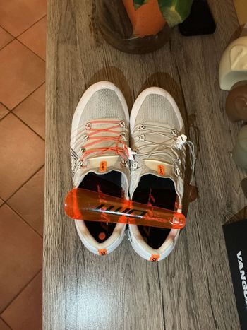 Dmt, Pogi's Superlight Shoes
