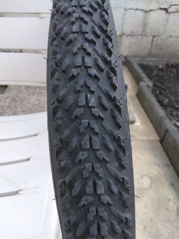 Used Michelin Dry2 XC Tire bike — image 2 of 3