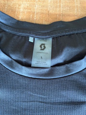 Tweedehands Scott Tuned Gravity Shirt bike — afbeelding 6 van 6