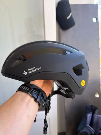 Sweet Protection, Outrider MIPS Helmet