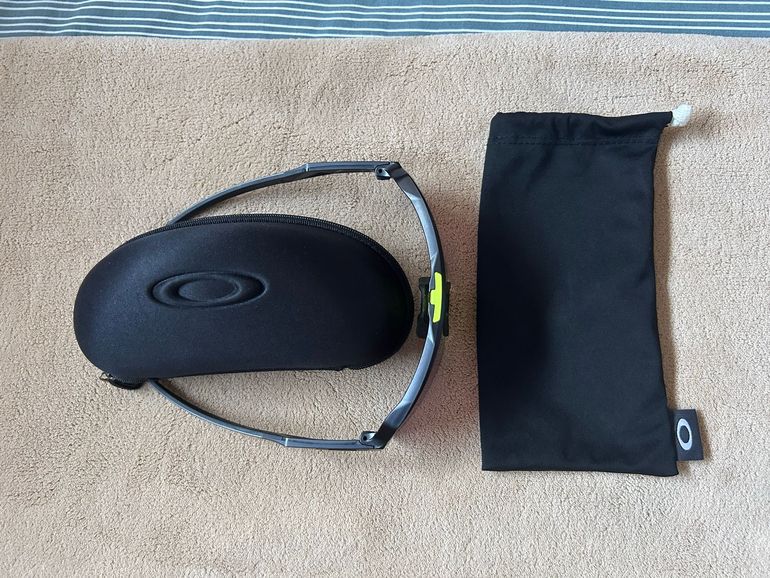 Used Oakley Gafas de sol Verde oscuro, Verde 2025 bike — image 4 of 5