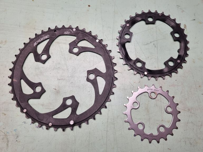 Used Fsa 44/32/22T 5-bolt Chainrings bike — image 1 of 4