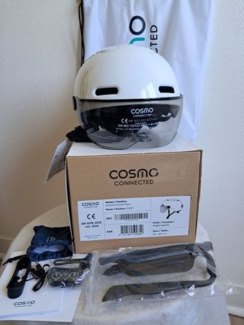 Used Cosmo Connected Fusion Pure Shiny White Helmet bike