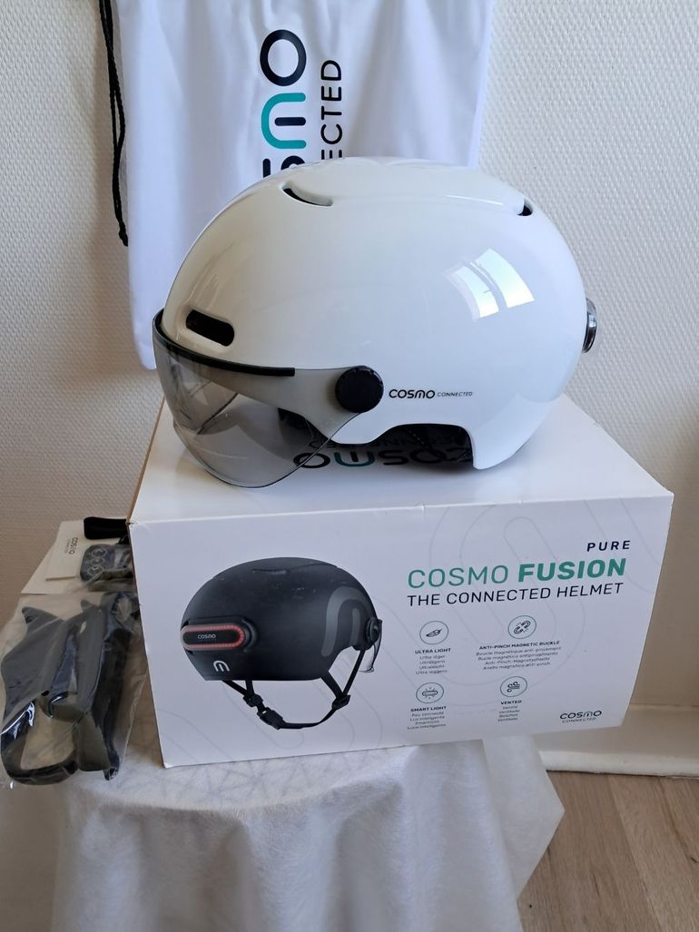 Used Cosmo Connected Fusion Pure Shiny White Helmet bike — image 2 of 7