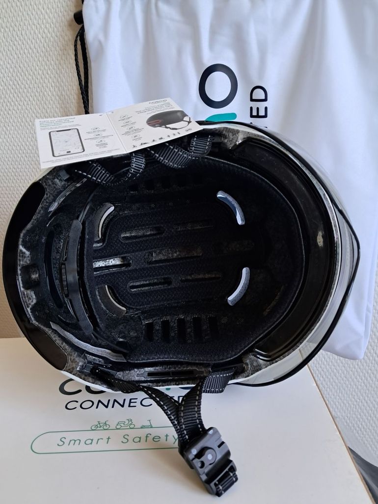 Used Cosmo Connected Fusion Pure Shiny White Helmet bike — image 7 of 7