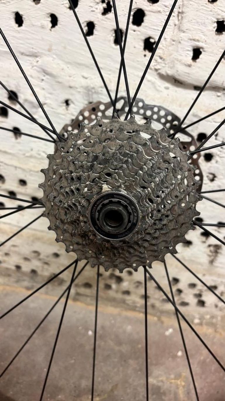 Used Shimano WH-RS171 700C Disc Laufradsatz Center Lock bike — image 3 of 4