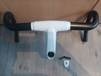 Bmc, ICS Carbon blanc 420x110