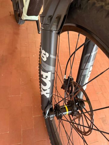 Used Fox 38 Performance Fork 2025 bike — image 2 of 3