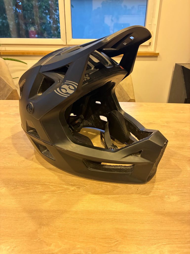 Used Ixs Trigger FF Casque Integral 2025 bike — image 1 of 2