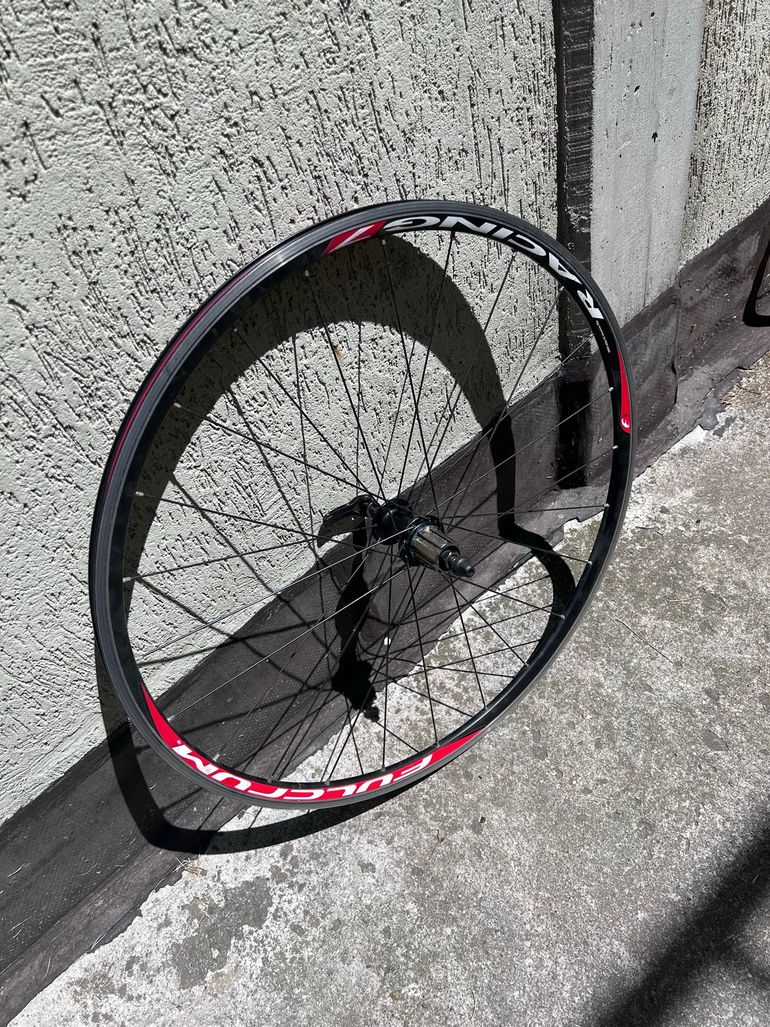 Used Fulcrum Racing 7 Wheels with Campagnolo 10v Freehub 2010 bike — image 6 of 6