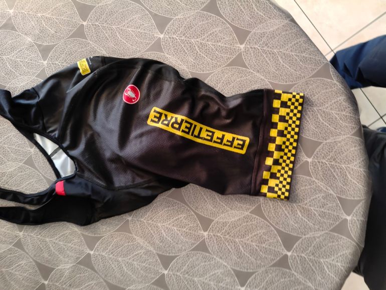 Used Castelli 2 x Kit Ciclismo 2025 bike — image 6 of 10