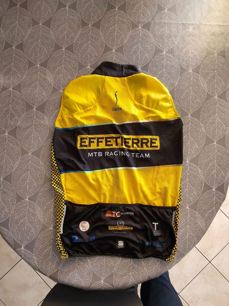 Used Castelli 2 x Kit Ciclismo 2025 bike — image 10 of 10