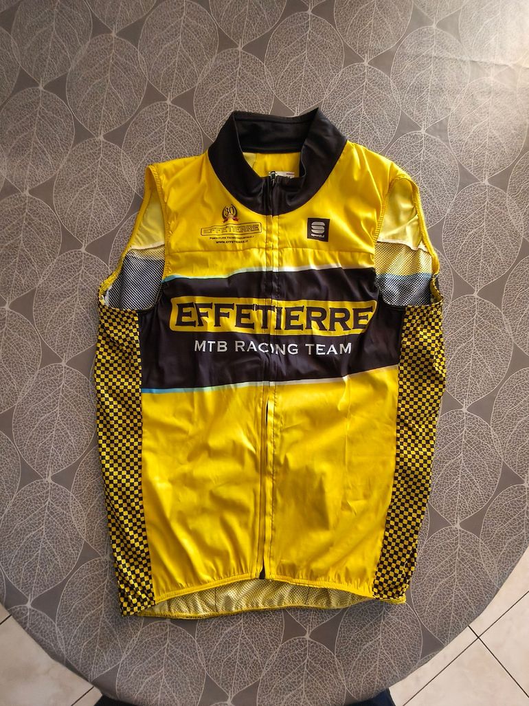 Used Castelli 2 x Kit Ciclismo 2025 bike — image 9 of 10