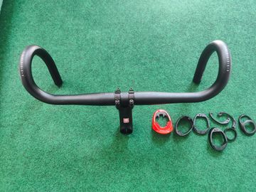 Bontrager Elite VR-C Road Handlebar and Pro Blendr Stem 2023 Cockpit usato