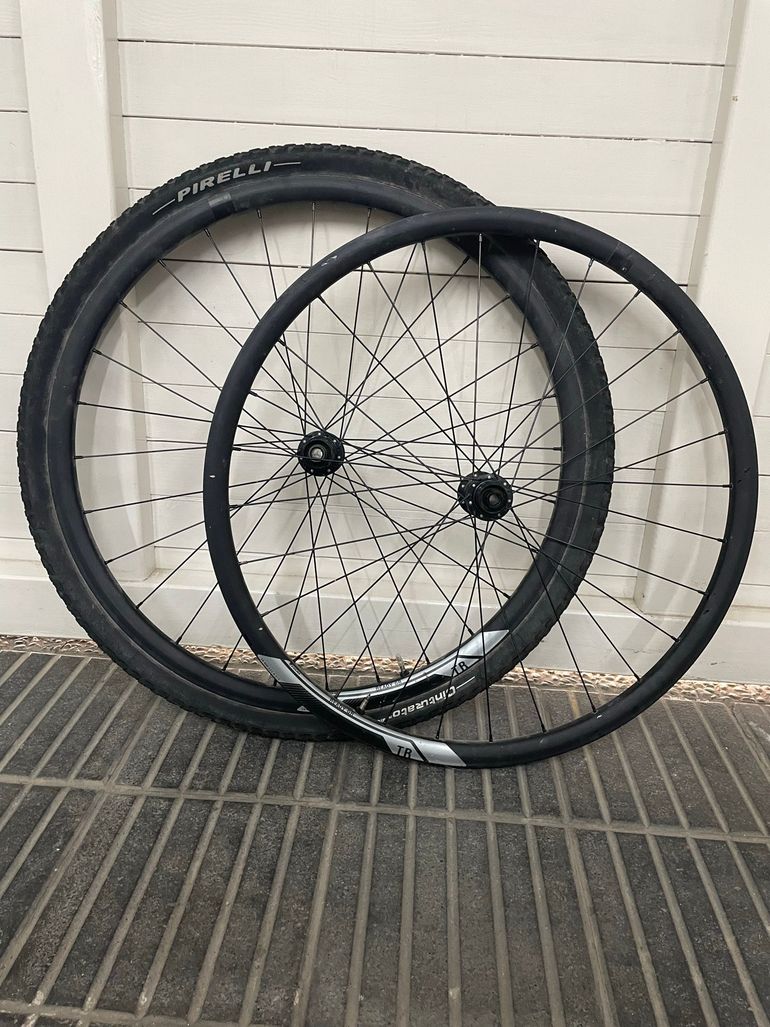 Used Megamo GR 700 TLR 2022 bike — image 1 of 3