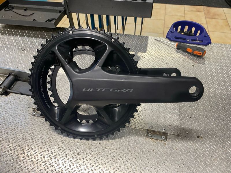 Used Shimano ultegra 12 V 2025 Drivetrain & Pedals