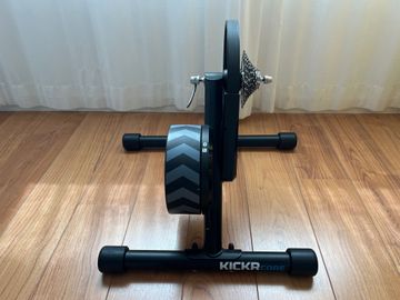 Brugt Wahoo KICKR CORE Smart Trainer 2021 bike — billede 3 af 5