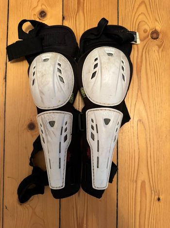 Used Ixs Genouillère Taille XS bike — image 1 of 2