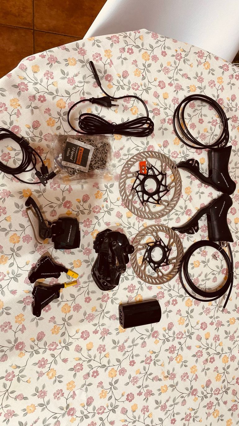 Used Campagnolo super recordo sem fios 2025 bike — image 1 of 11