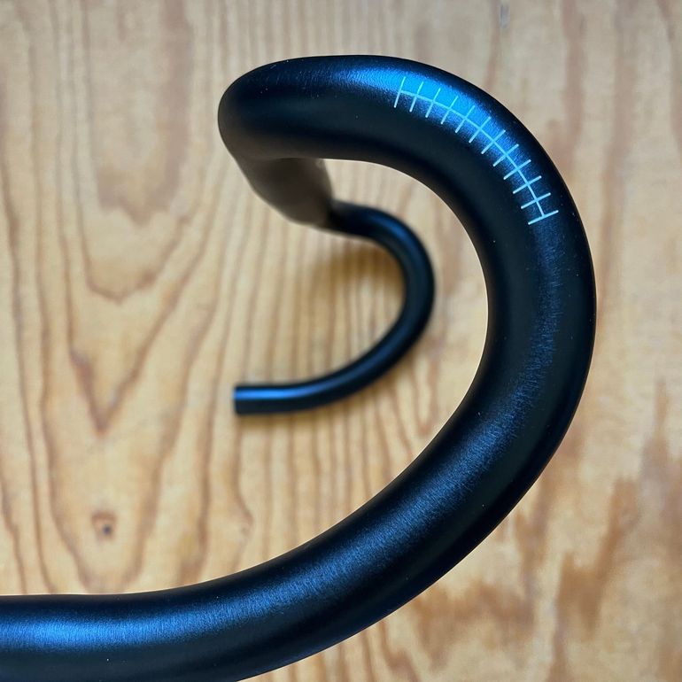 Used Zipp Service Course SL-70 Handlebar bike — image 5 of 8