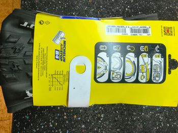 Used Michelin Copertone country grip bike — image 2 of 2
