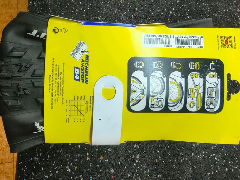 Used Michelin Copertone country grip bike — image 2 of 2