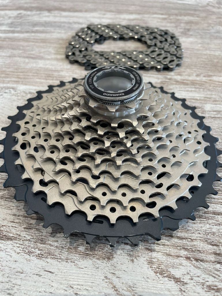 Used Shimano clx 40 y cadena KMV 2023 bike — image 3 of 4