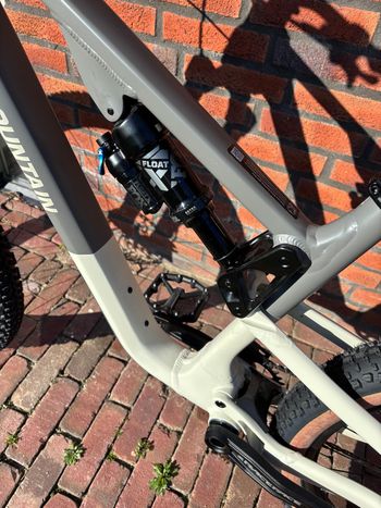 Used fox float X performance 2025 bike — image 6 of 6