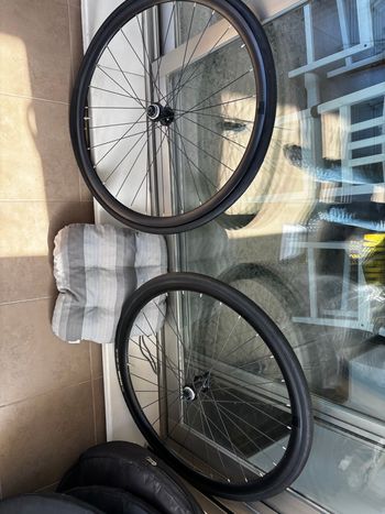 Used Shimano Wheelset alloy 2025 bike — image 1 of 4