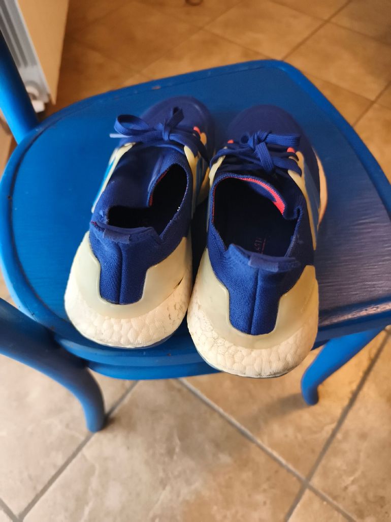 Used Adidas Ultraboost 22 bike — image 3 of 5