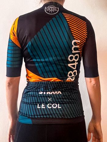 Used Le Col x Strava 8848 Jersey + Cap bike — image 8 of 8