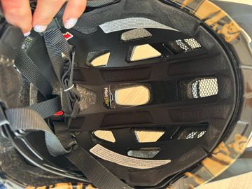 Used Uvex react mips s bike — image 4 of 6