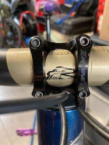 Used Race Face Turbine 2023 bike — image 4 of 4