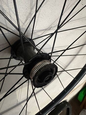 Used Shimano WH-RS171 Wheelset 2025 bike — image 4 of 4