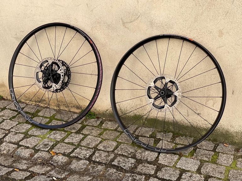 Used Shimano MT620 + XT MT900 + XT 12V 2024 bike — image 1 of 9