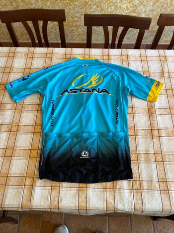 Used Giordana Maglia Astana 2017 bike — image 2 of 7